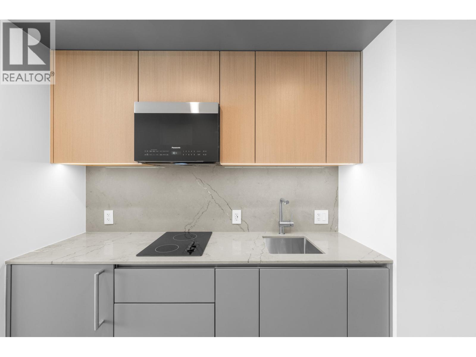 511/ 511A-3963 UPLANDS WAY, West Vancouver