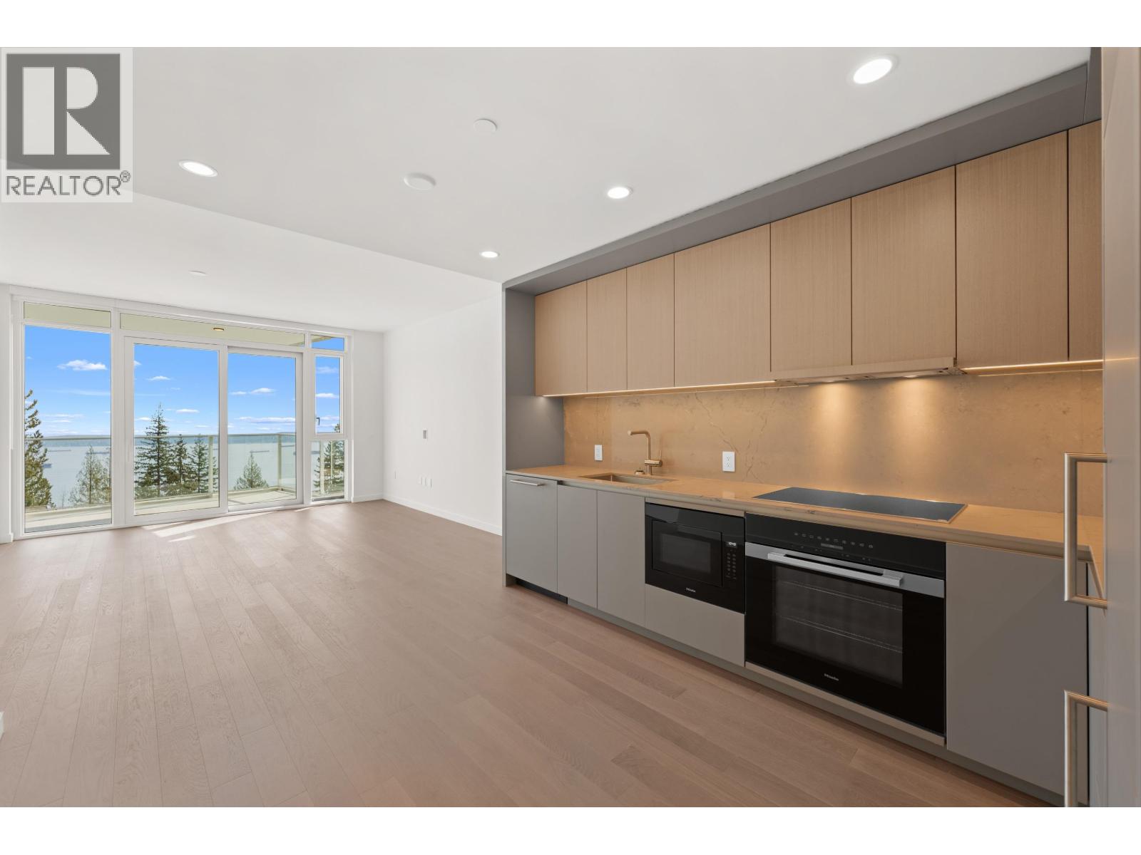 511/ 511A-3963 UPLANDS WAY, West Vancouver