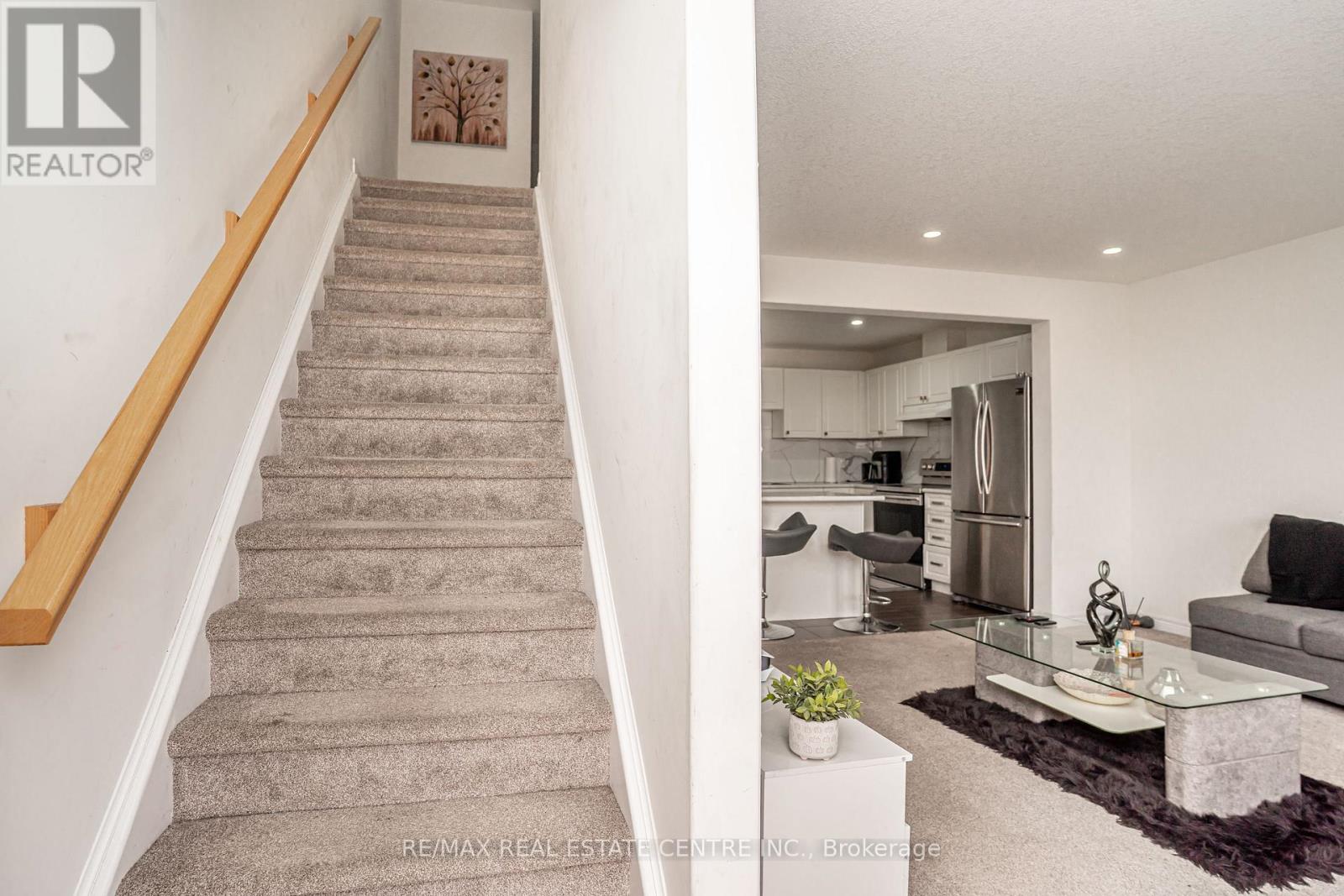 11 WINTERTON COURT - 16