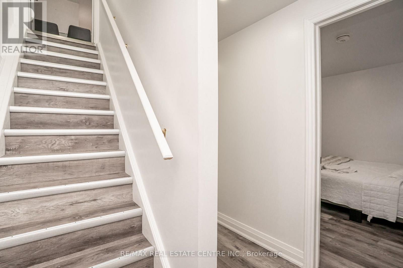 11 WINTERTON COURT - 24
