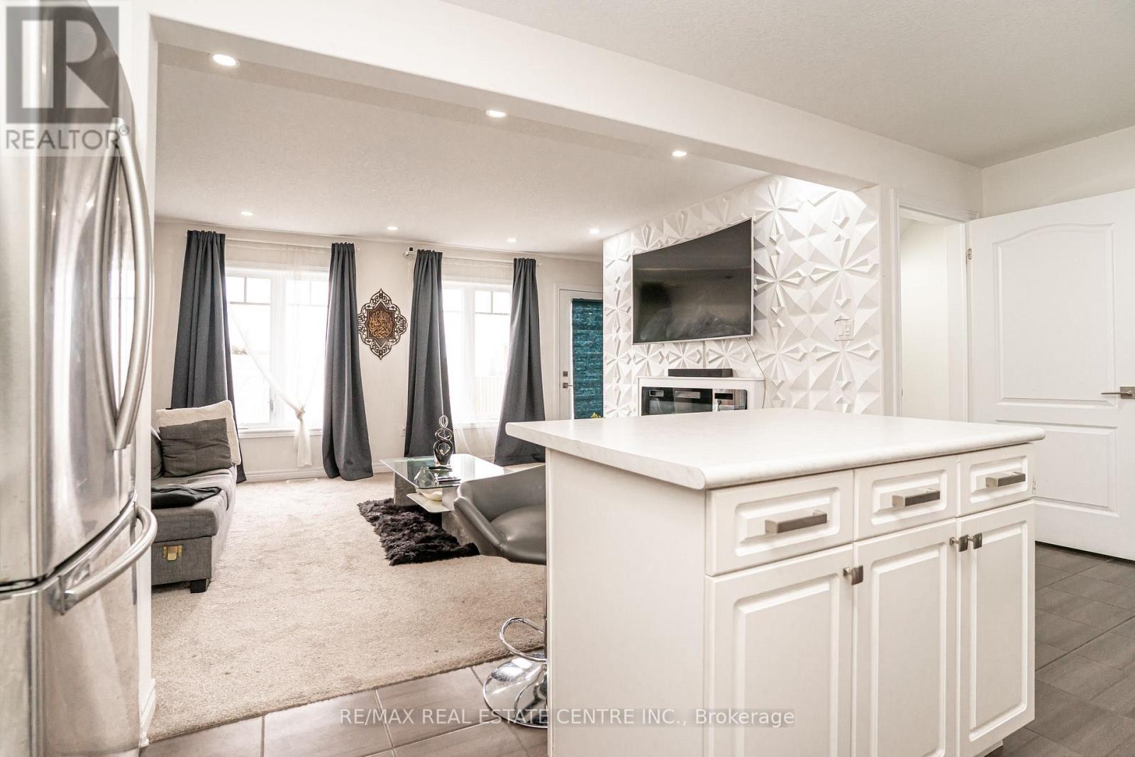 11 WINTERTON COURT - 9