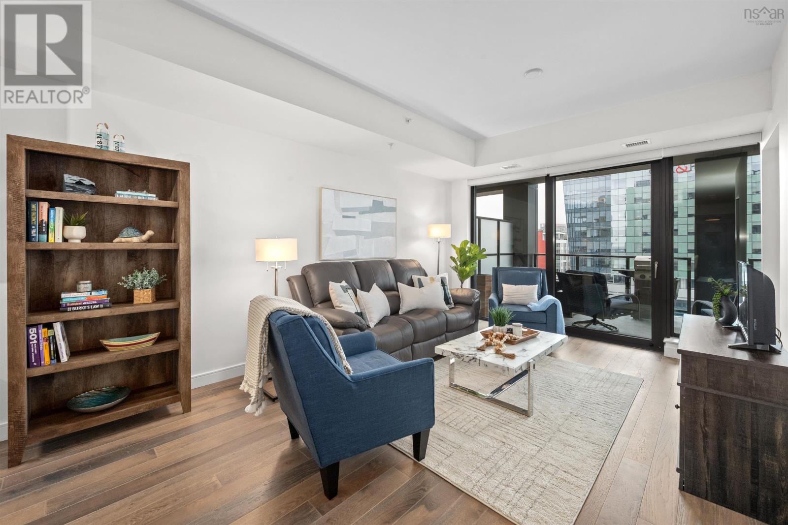 Property 21 of 35 of 1501 1650 Granville Street