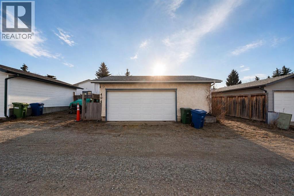 404 Acacia Drive SE - 2