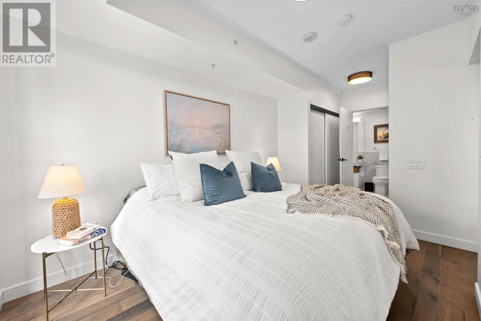 Property 15 of 35 of 1501 1650 Granville Street