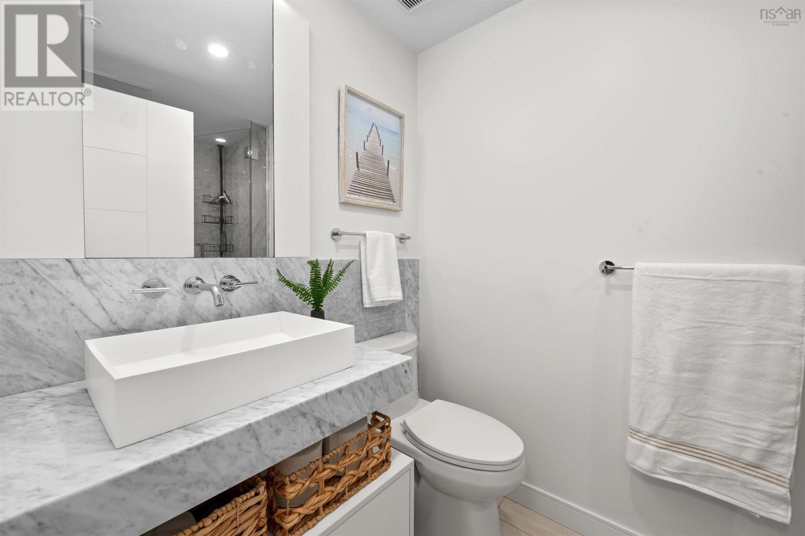 Property 12 of 35 of 1501 1650 Granville Street