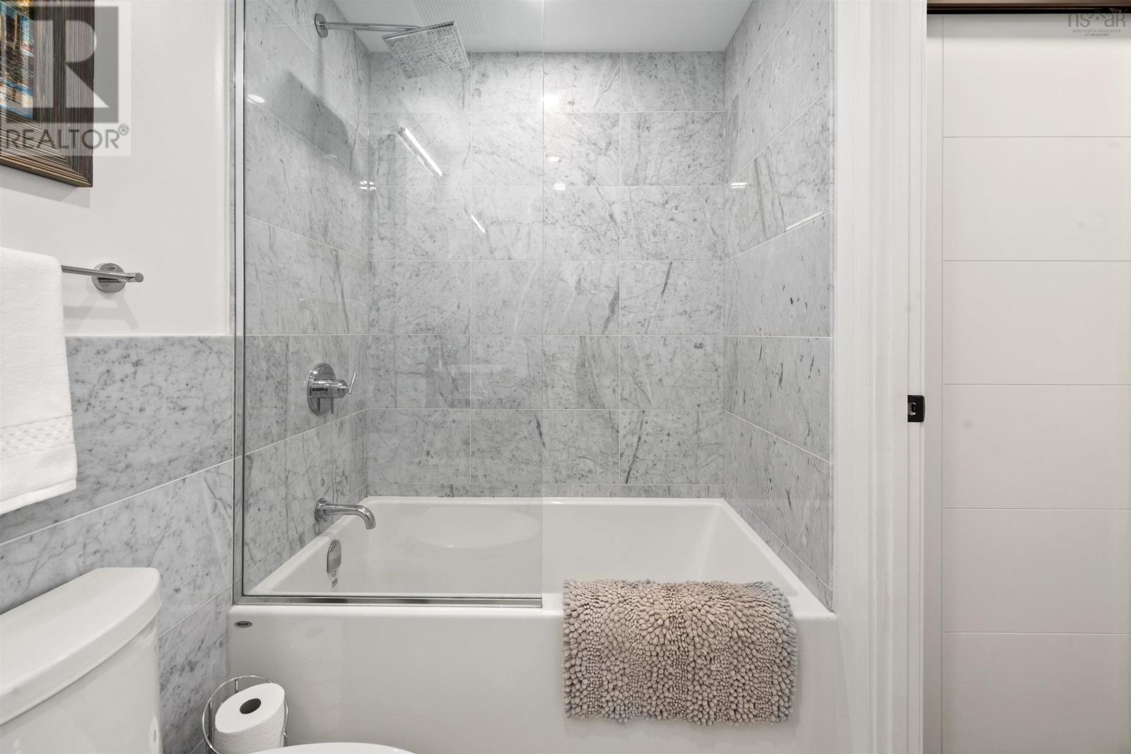 Property 18 of 35 of 1501 1650 Granville Street