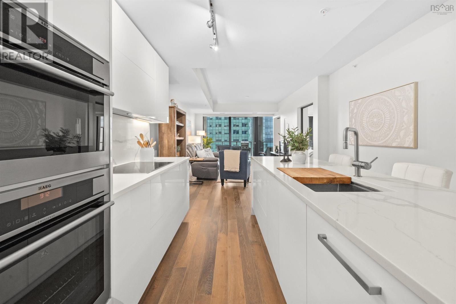 Property 7 of 35 of 1501 1650 Granville Street