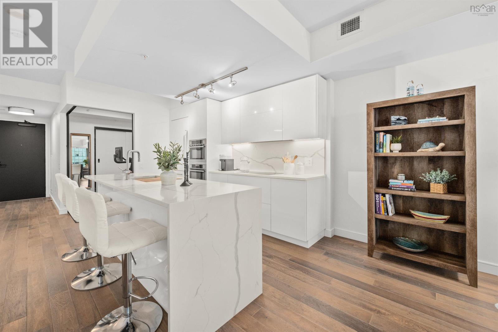 Property 9 of 35 of 1501 1650 Granville Street