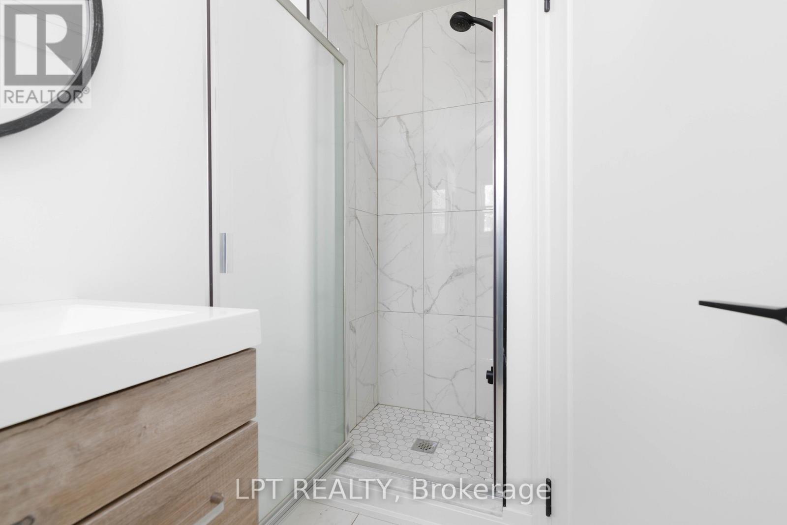 47 MOON POINT DRIVE — photo 16