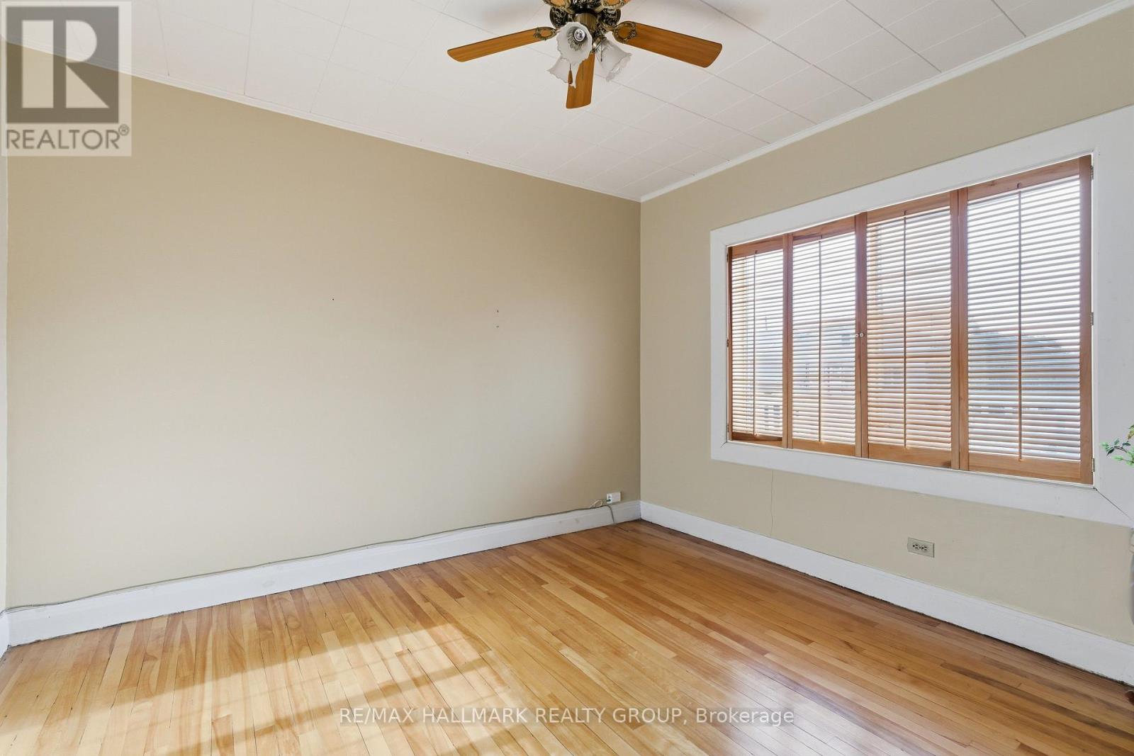 521 NELSON STREET W - 26