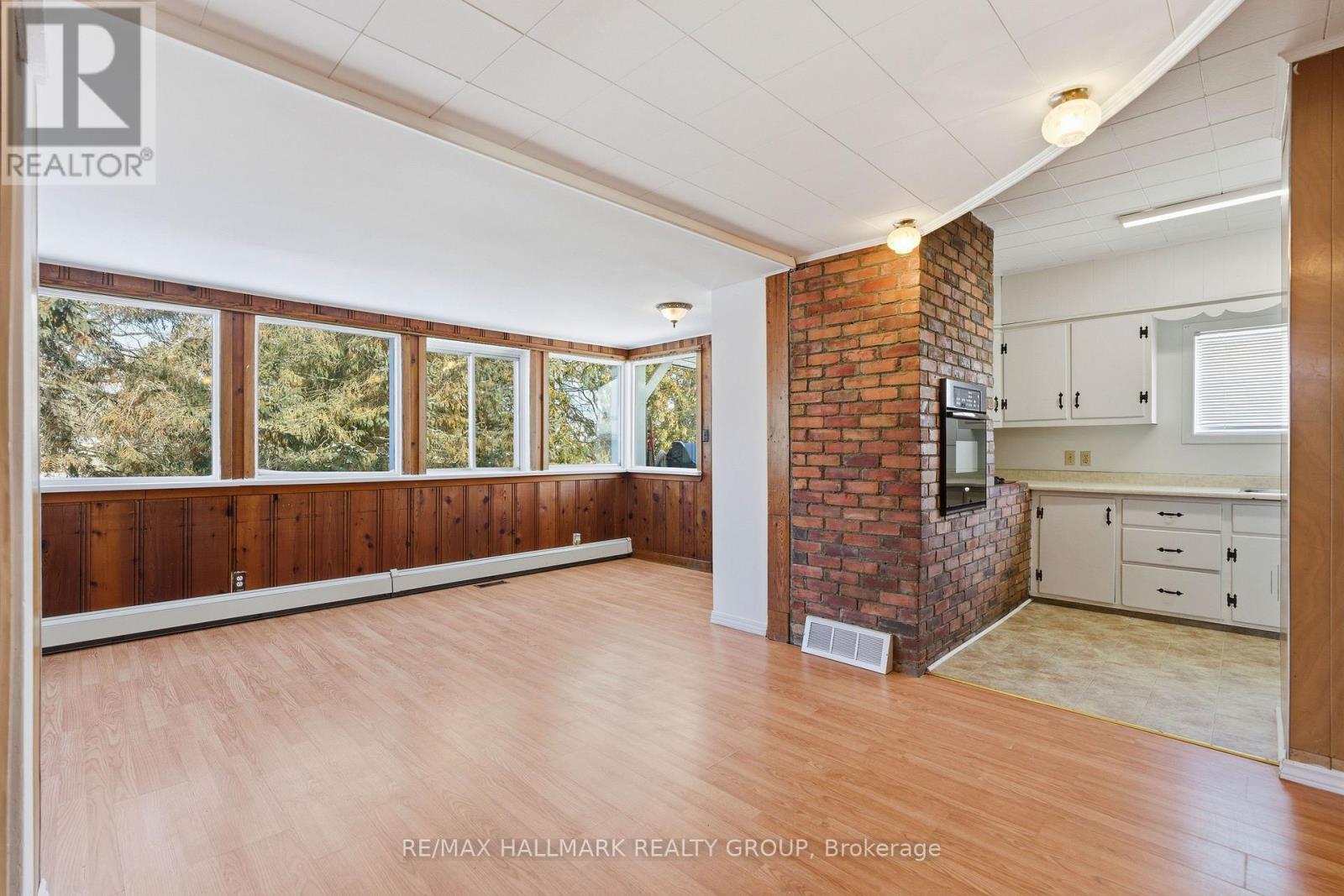 521 NELSON STREET W - 8