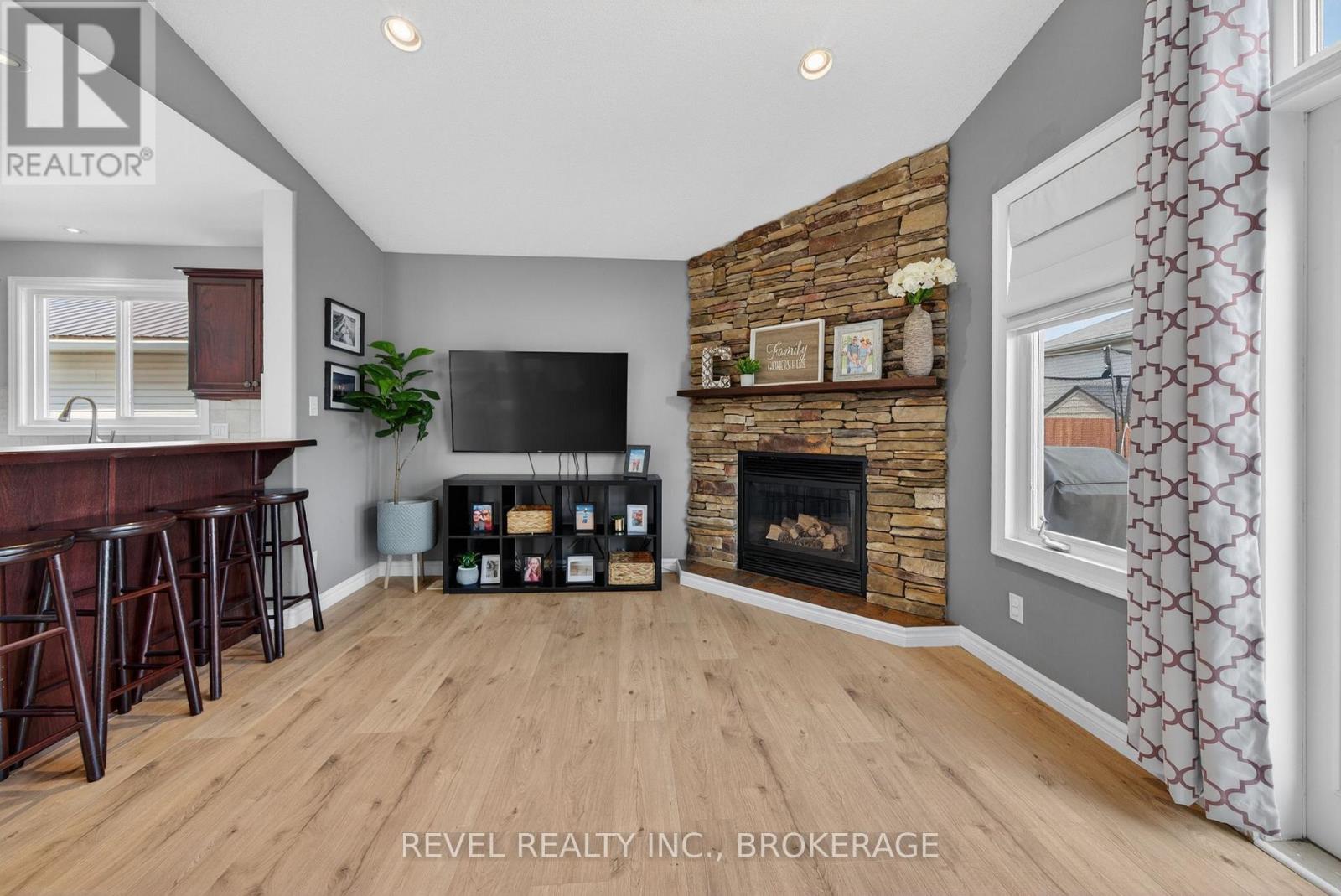 129 AMY LYNN DRIVE - 11