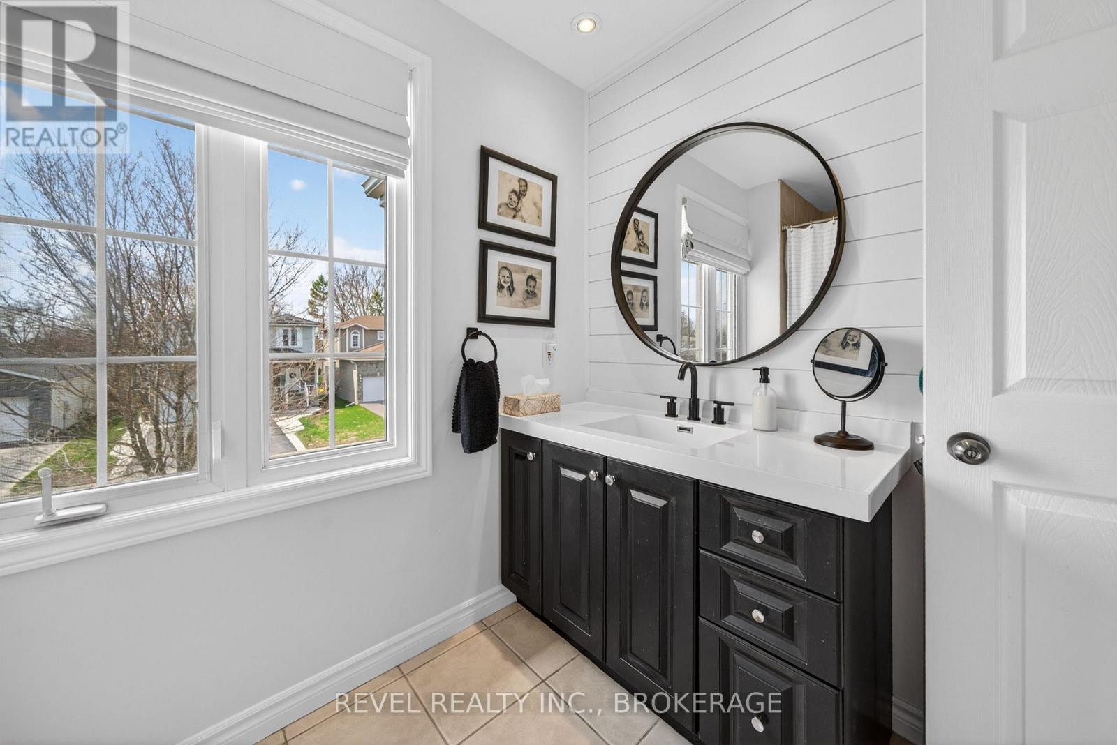 129 AMY LYNN DRIVE - 22