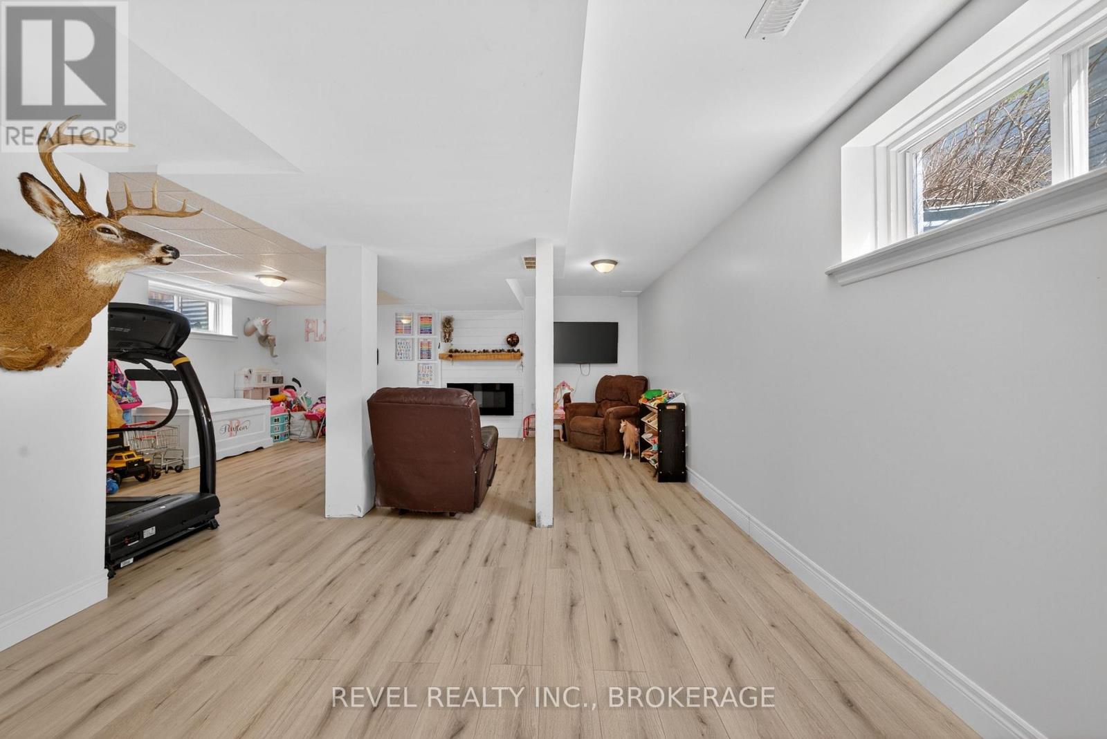 129 AMY LYNN DRIVE - 26
