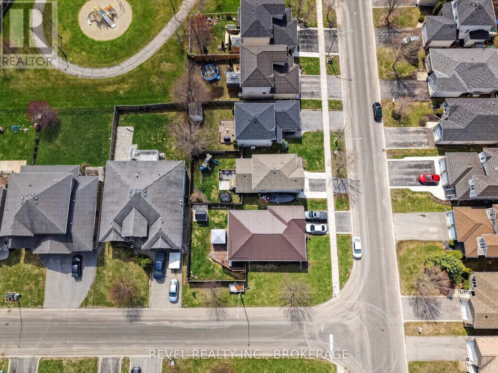 129 AMY LYNN DRIVE - 33