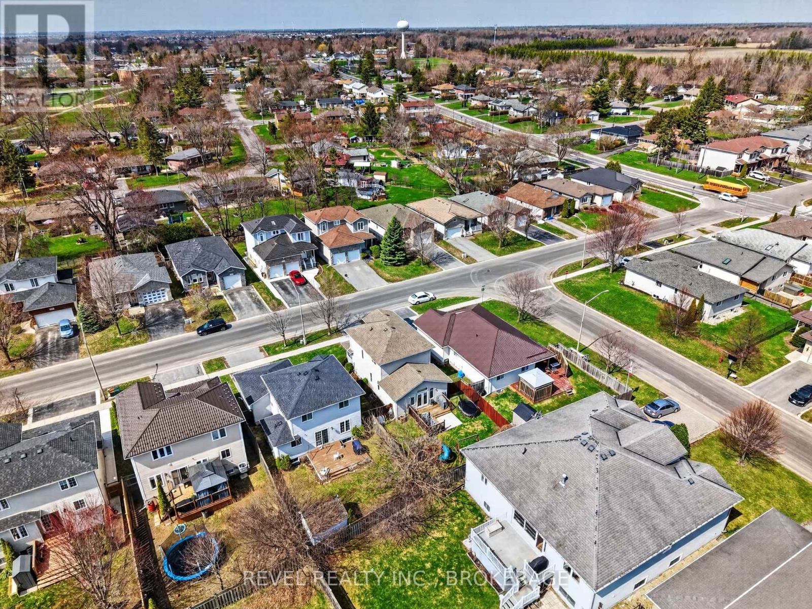 129 AMY LYNN DRIVE - 35