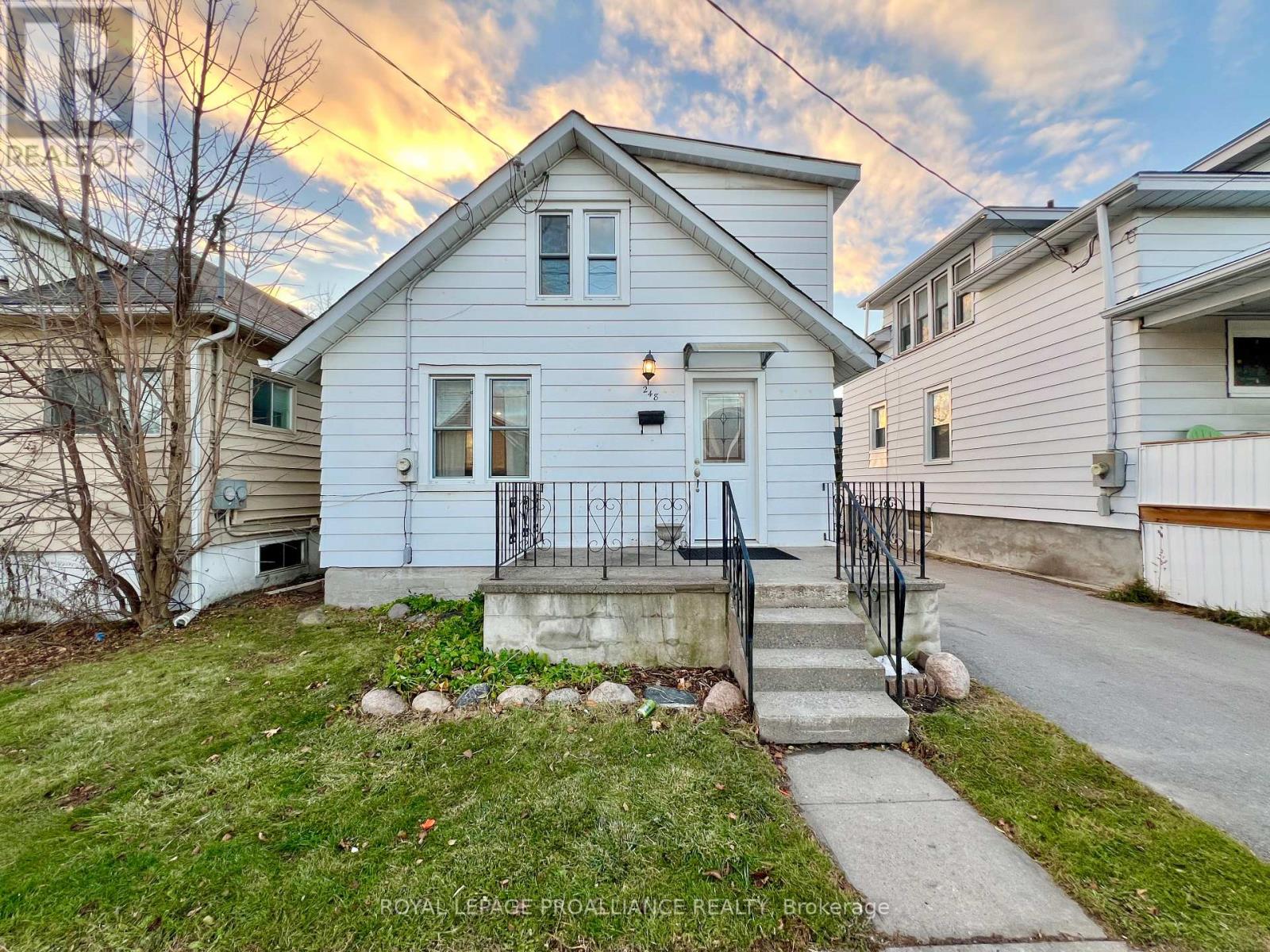 248 DUFFERIN AVENUE - 1