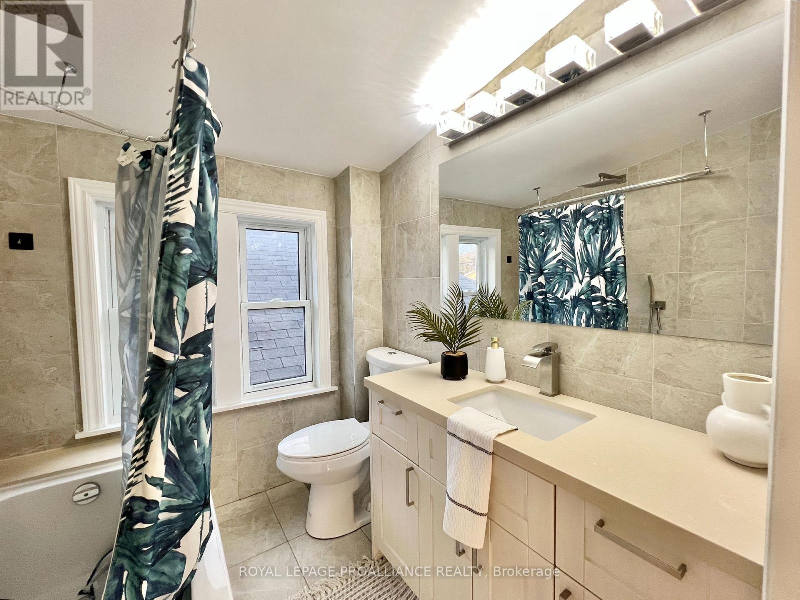 248 DUFFERIN AVENUE - 15