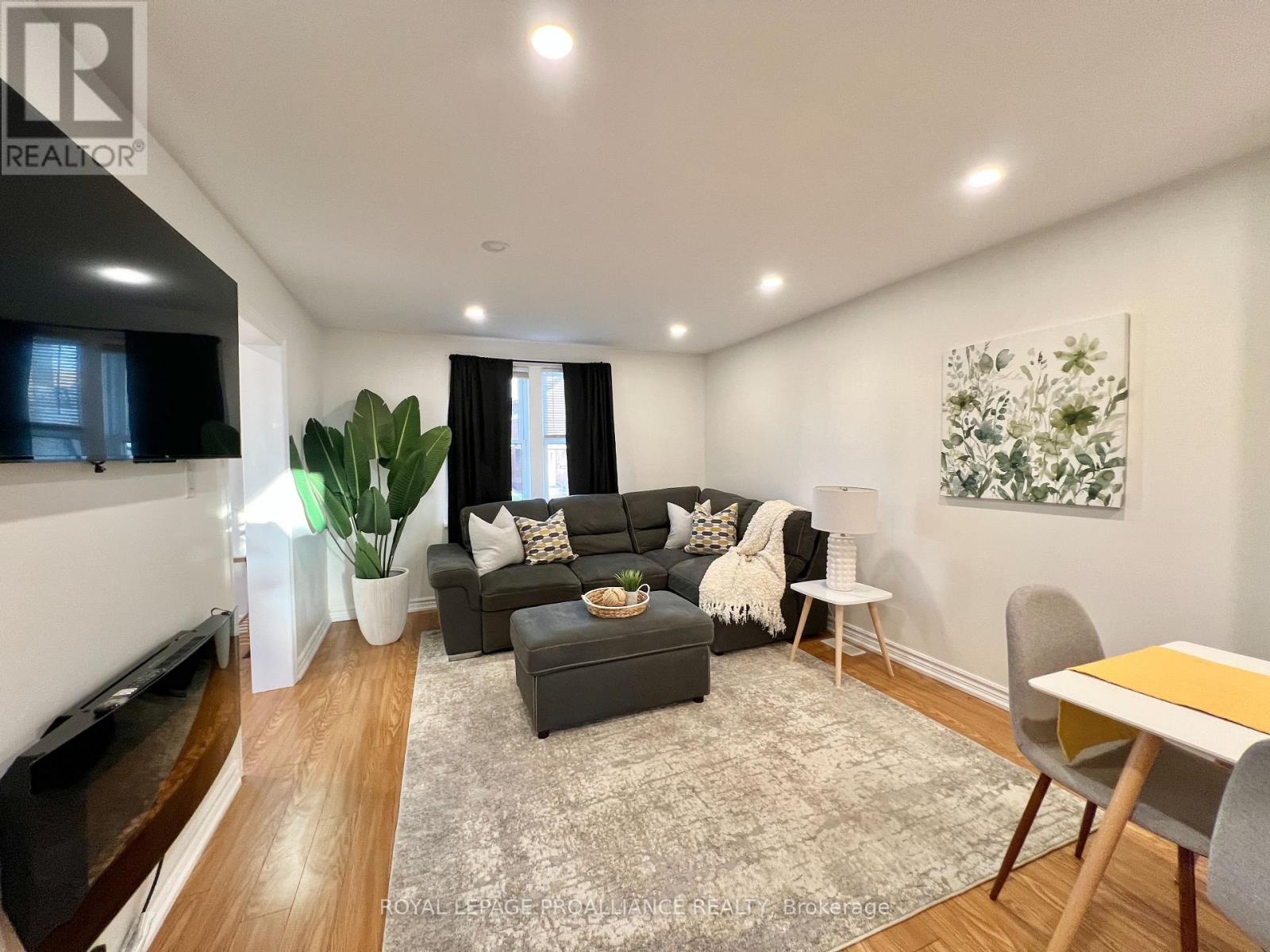 248 DUFFERIN AVENUE — photo 5