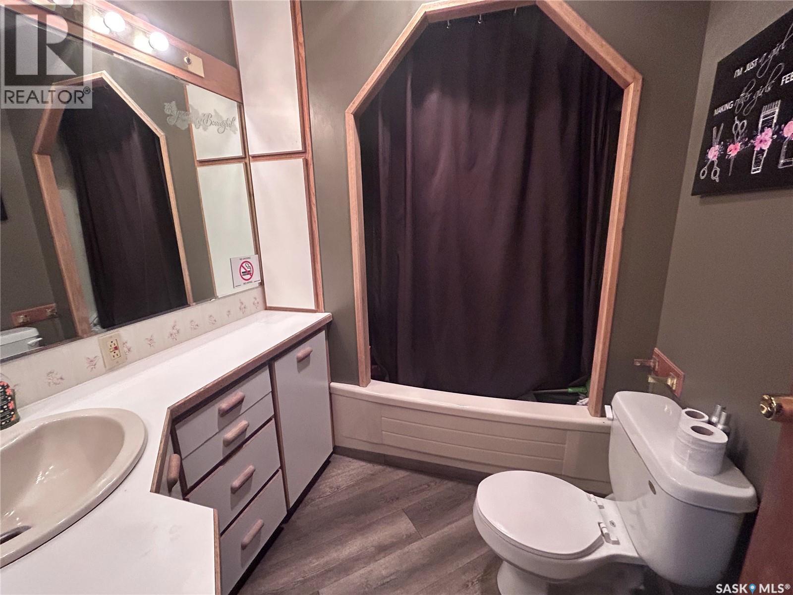 935 4th STREET - 10