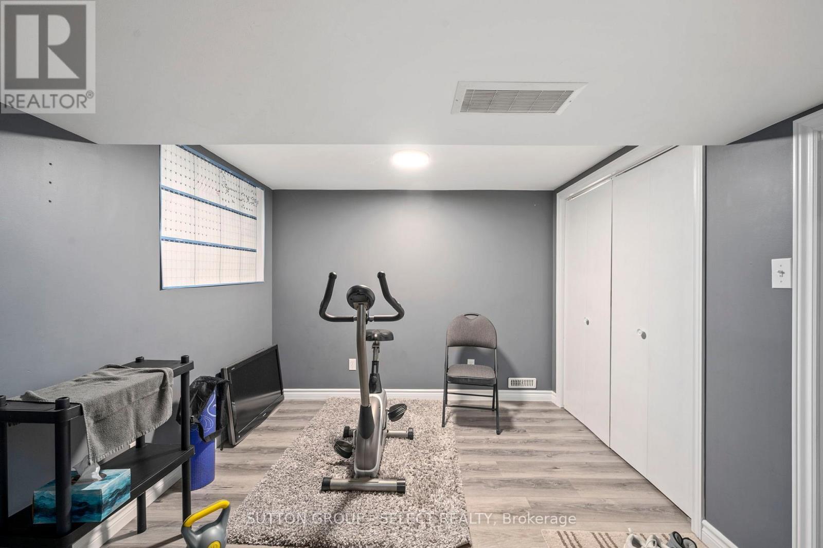 2 THORNE AVENUE - 28