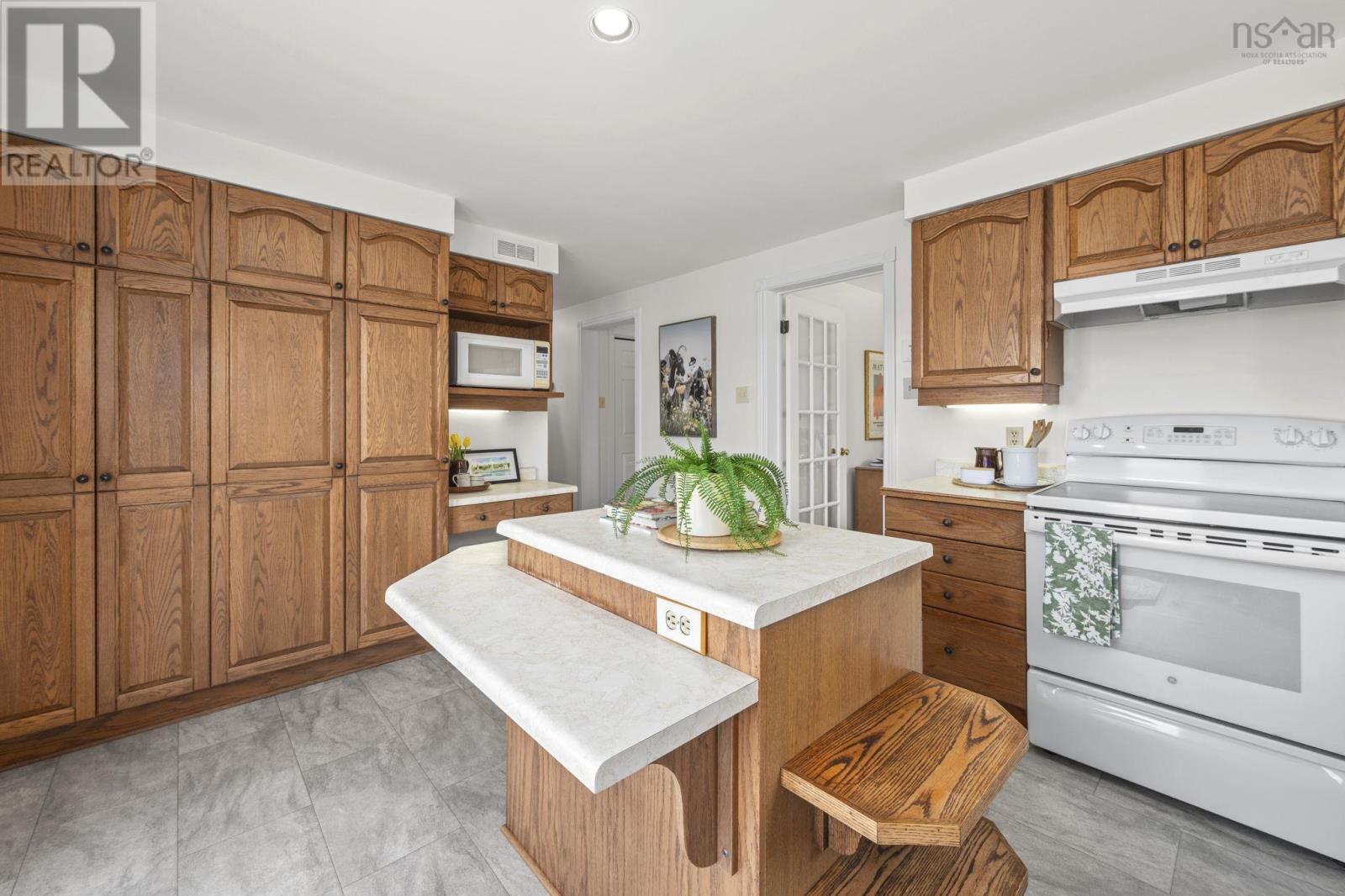 Property 18 of 50 of 789 Canard Street