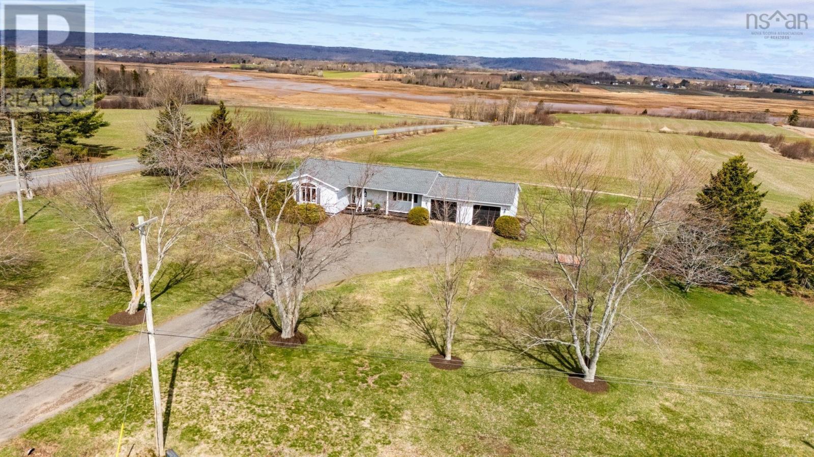 Property 43 of 50 of 789 Canard Street