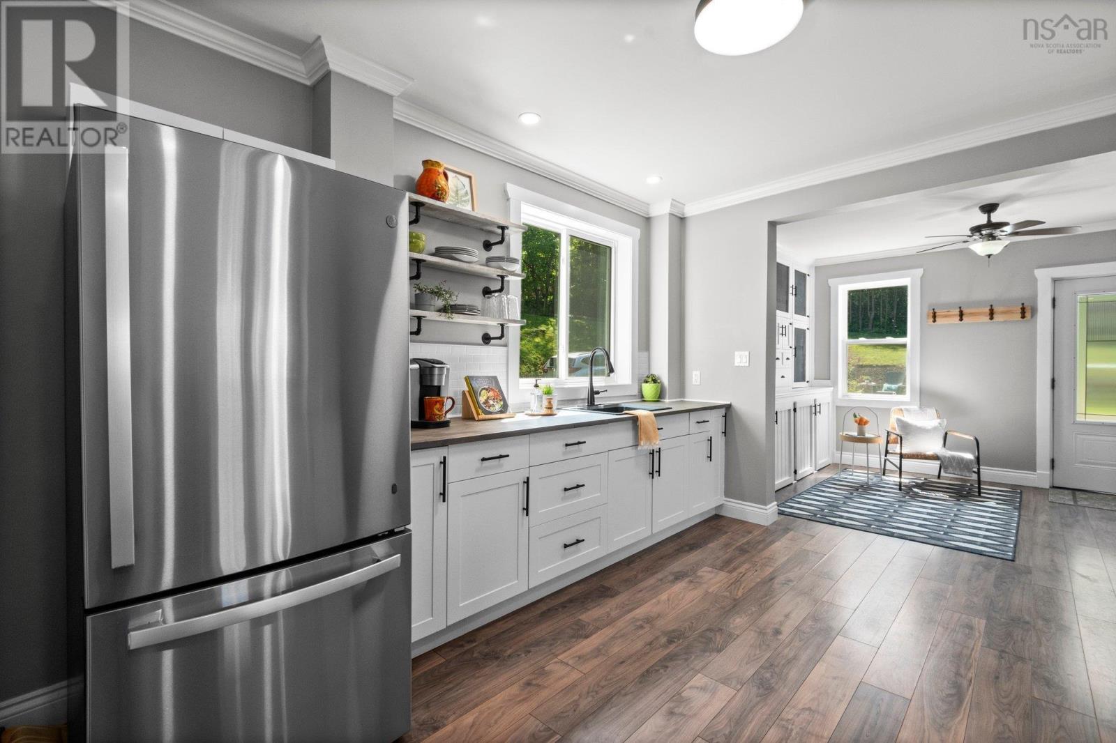 Property 18 of 48 of 73 Chester Avenue