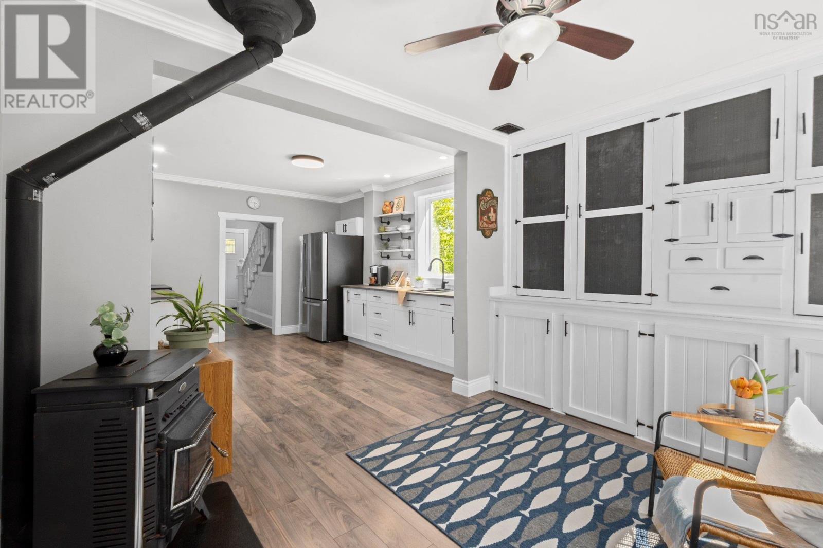 Property 24 of 48 of 73 Chester Avenue