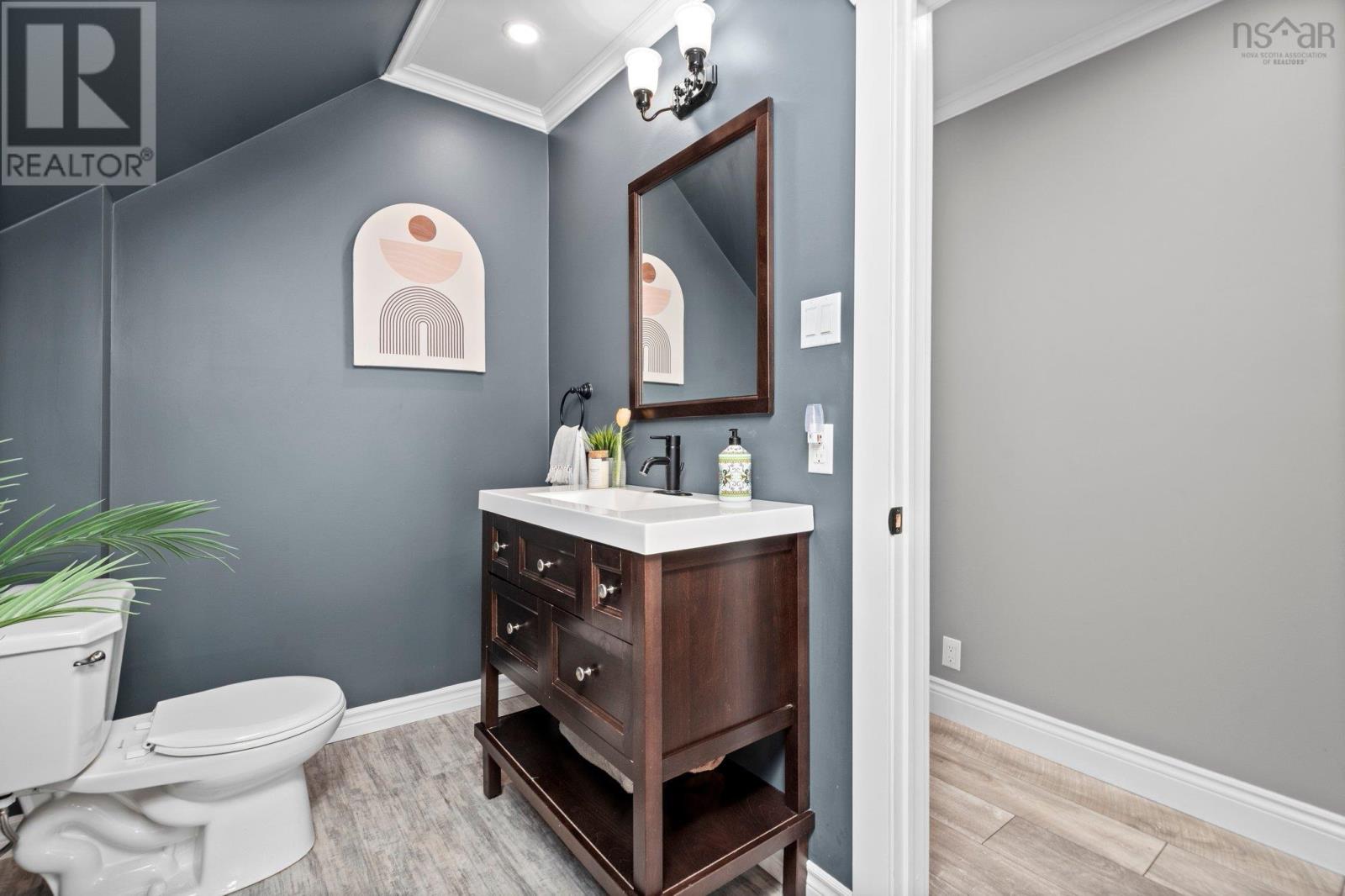 Property 33 of 48 of 73 Chester Avenue