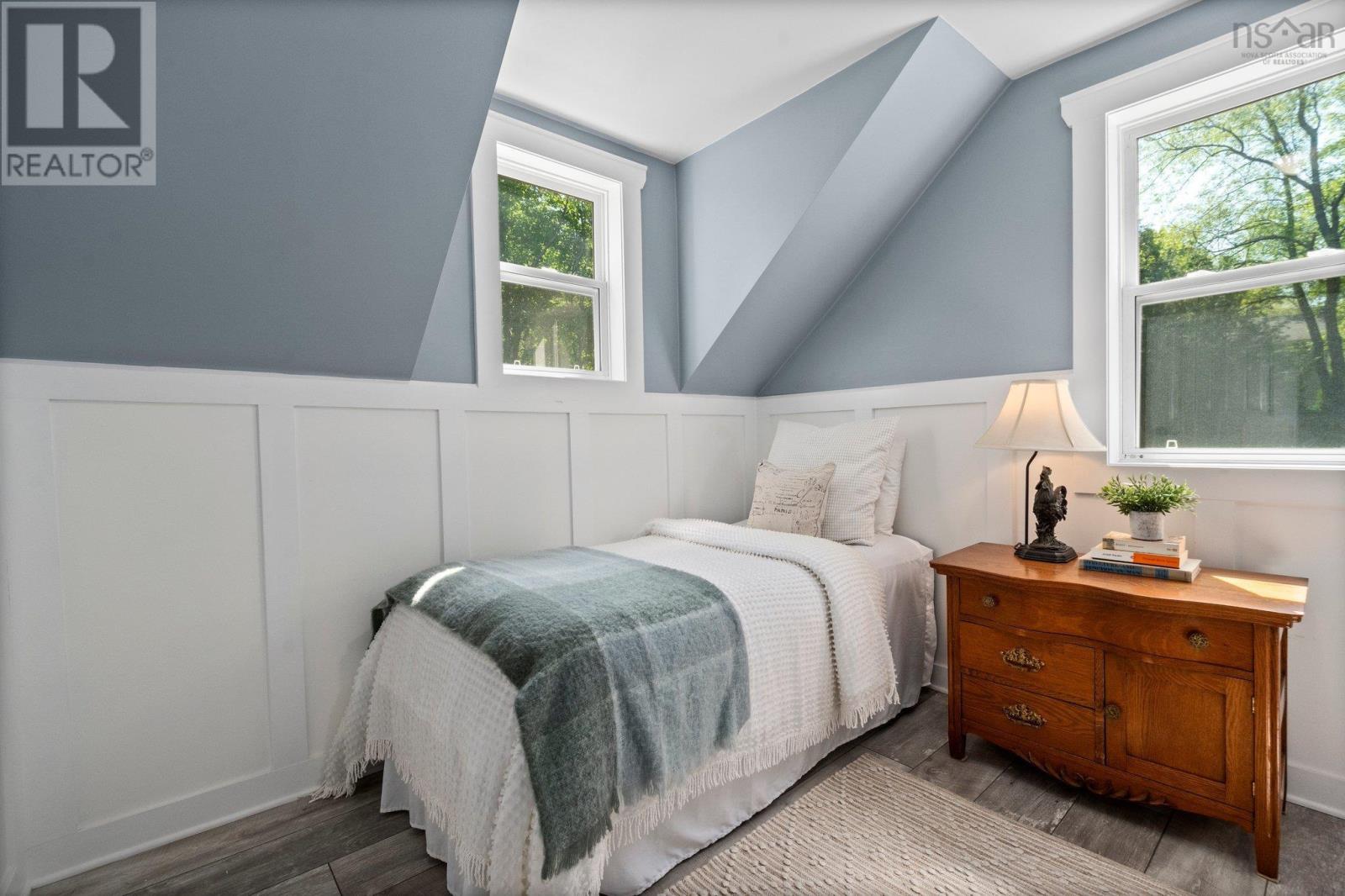 Property 34 of 48 of 73 Chester Avenue