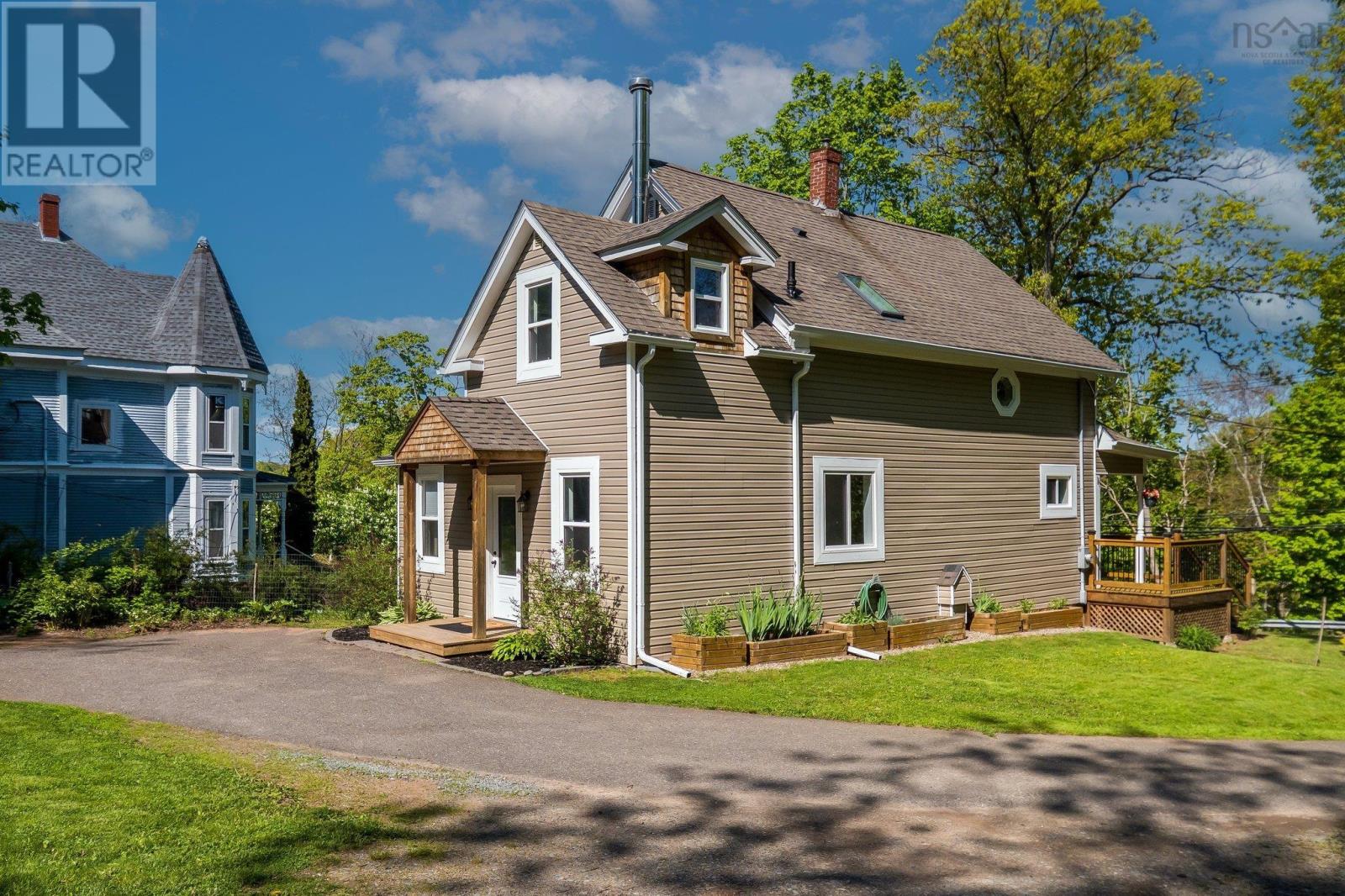 Property 39 of 48 of 73 Chester Avenue