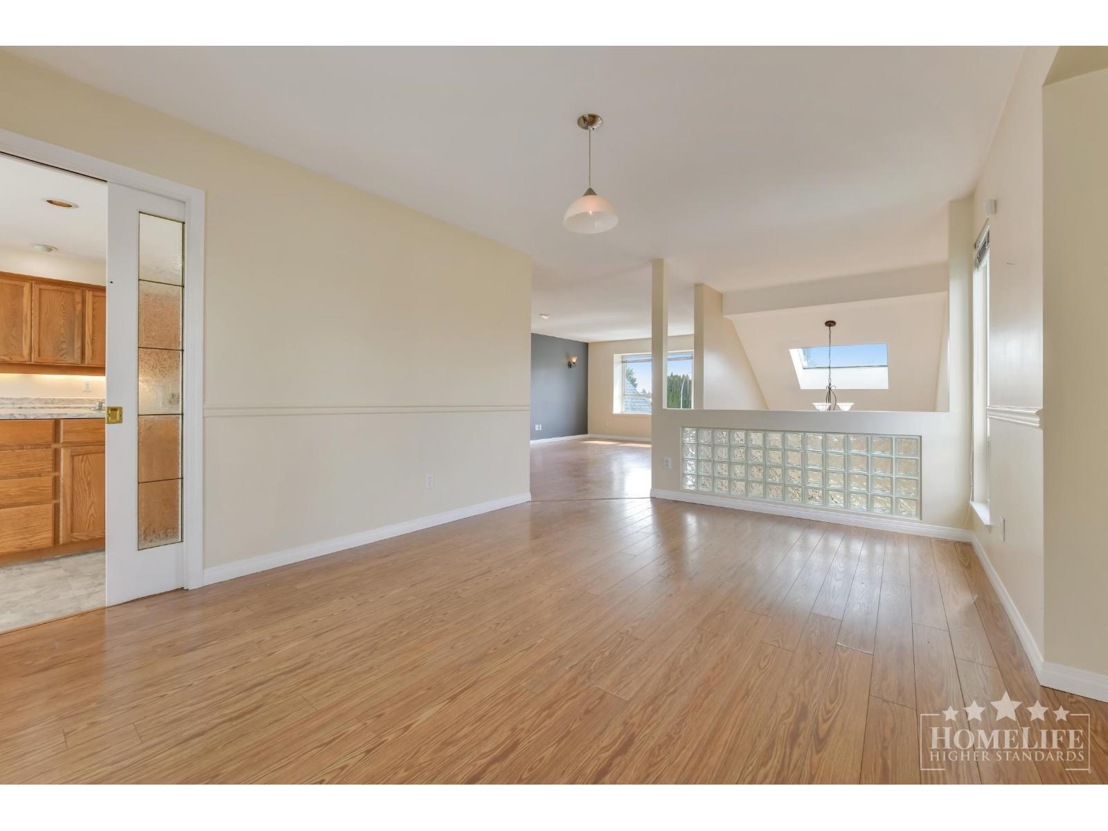 4 Bed, 2 Bath House for Rent in Surrey – Upper House 6375 187A STREET, Surrey - Image 23
