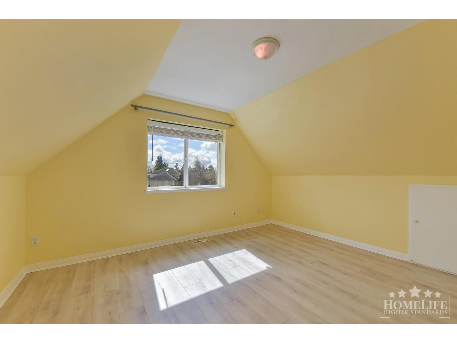 4 Bed, 2 Bath House for Rent in Surrey – Upper House 6375 187A STREET, Surrey - Image 16