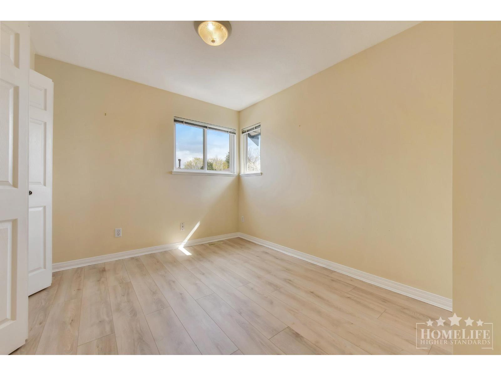 4 Bed, 2 Bath House for Rent in Surrey – Upper House 6375 187A STREET, Surrey - Image 12