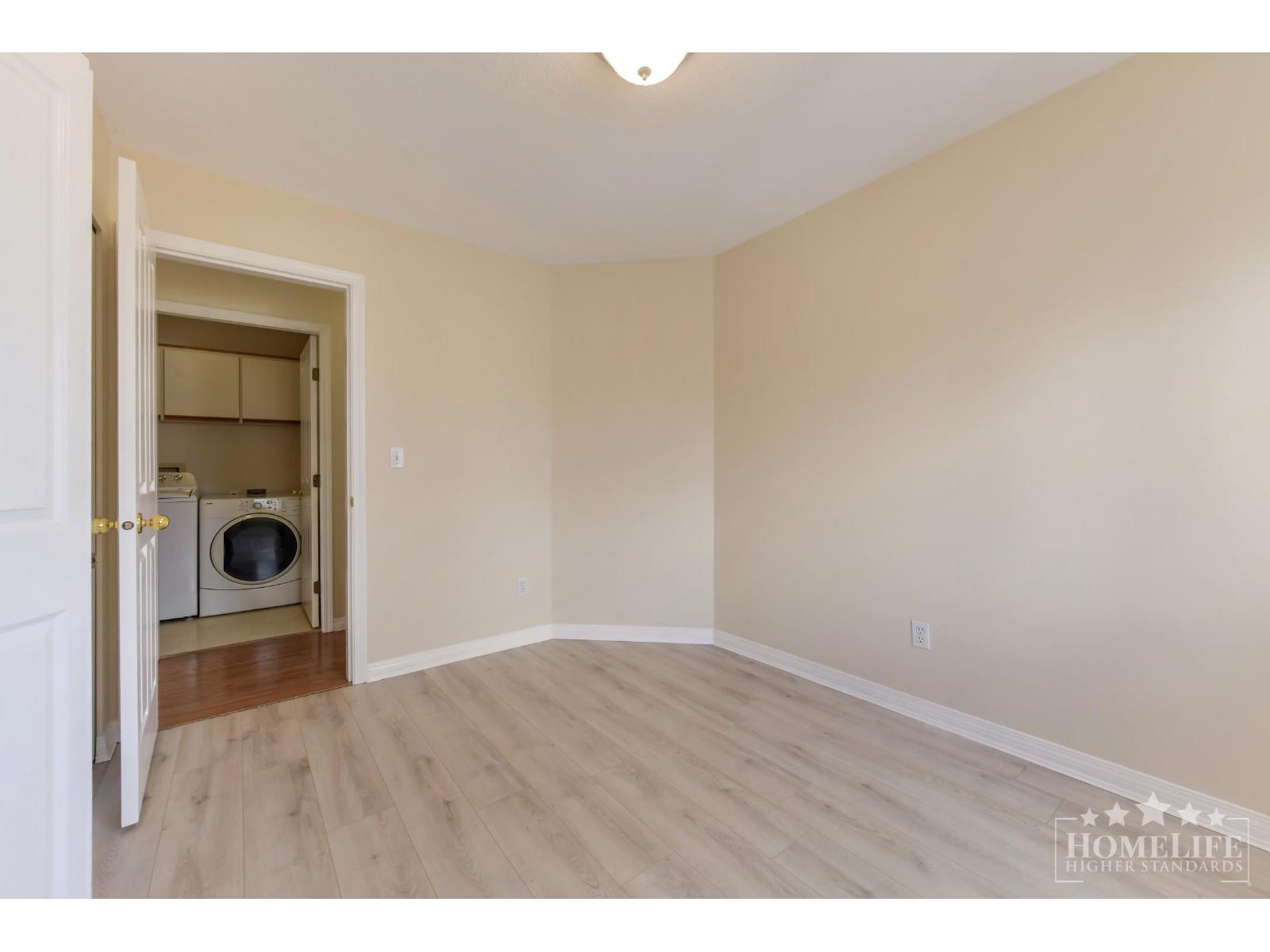 4 Bed, 2 Bath House for Rent in Surrey – Upper House 6375 187A STREET, Surrey - Image 32