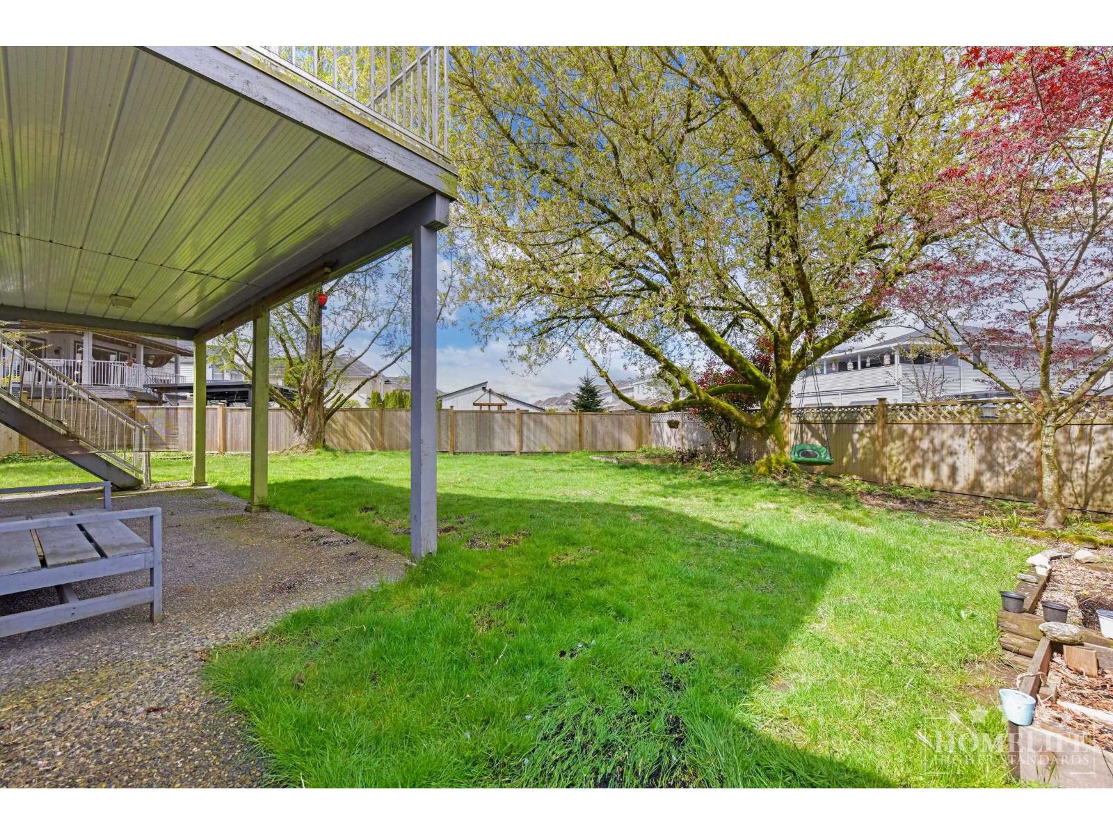 4 Bed, 2 Bath House for Rent in Surrey – Upper House 6375 187A STREET, Surrey - Image 2