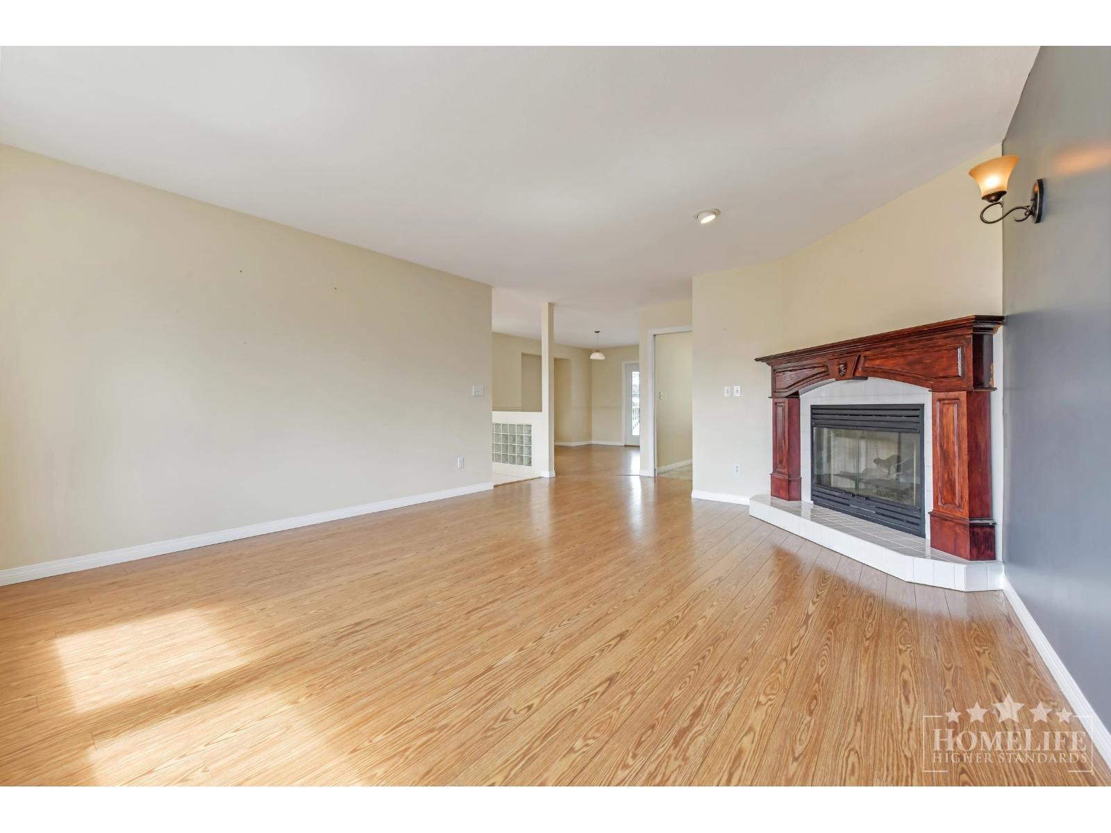 4 Bed, 2 Bath House for Rent in Surrey – Upper House 6375 187A STREET, Surrey - Image 25