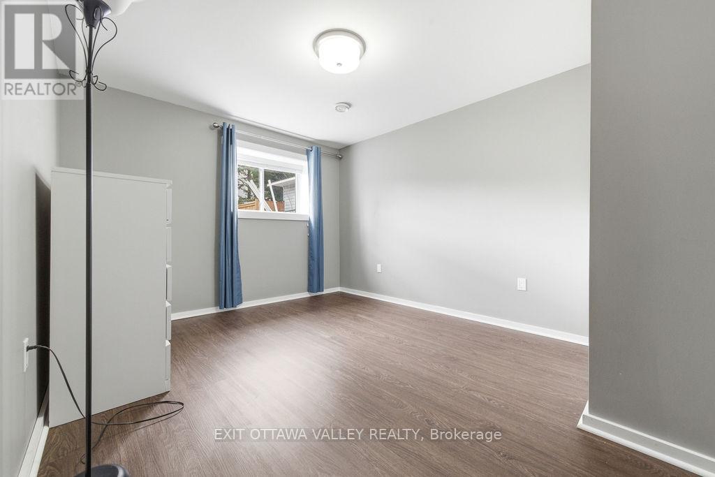 7 FLORENCE STREET — photo 26