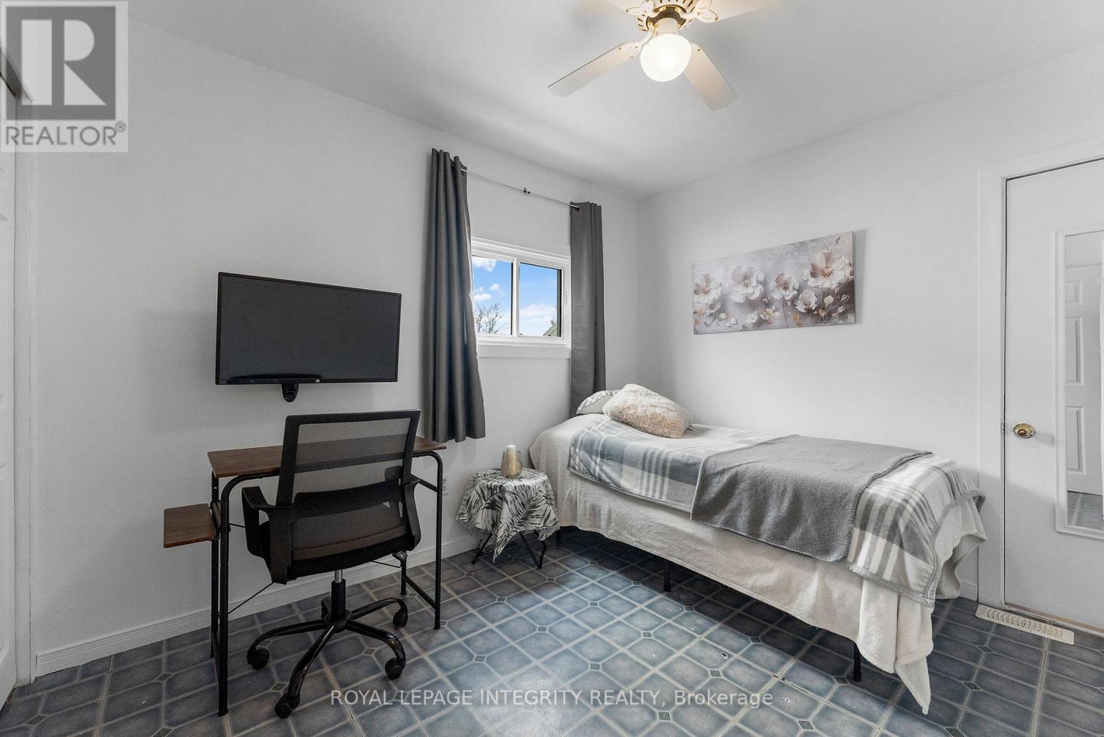 651 LORNE STREET W - 14