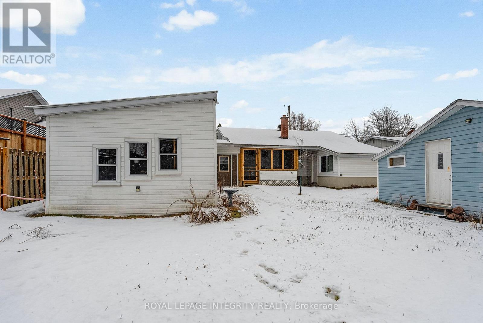 651 LORNE STREET W - 24