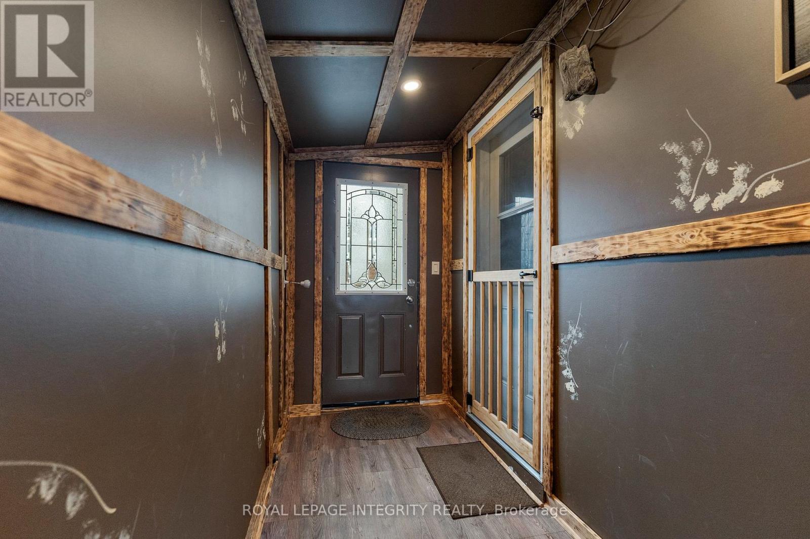651 LORNE STREET W - 5