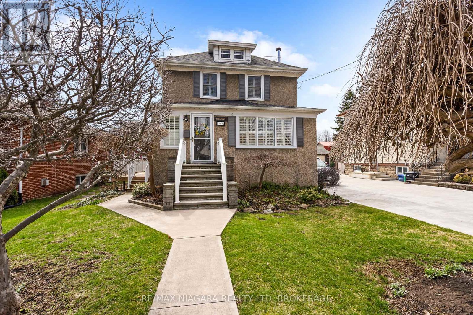 294 STANLEY STREET - 1