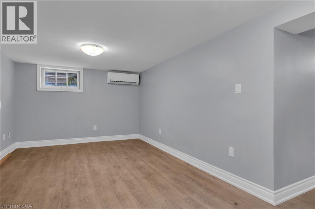 27 LASALLE Street - 27