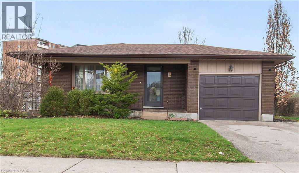 42 TUPPER Crescent - 1