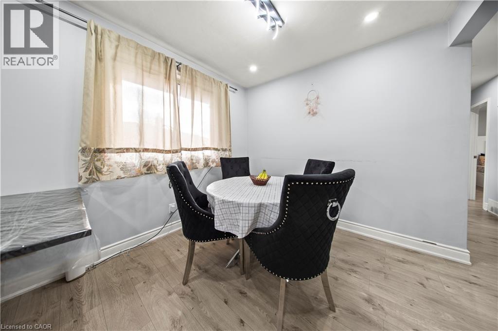 42 TUPPER Crescent - 9