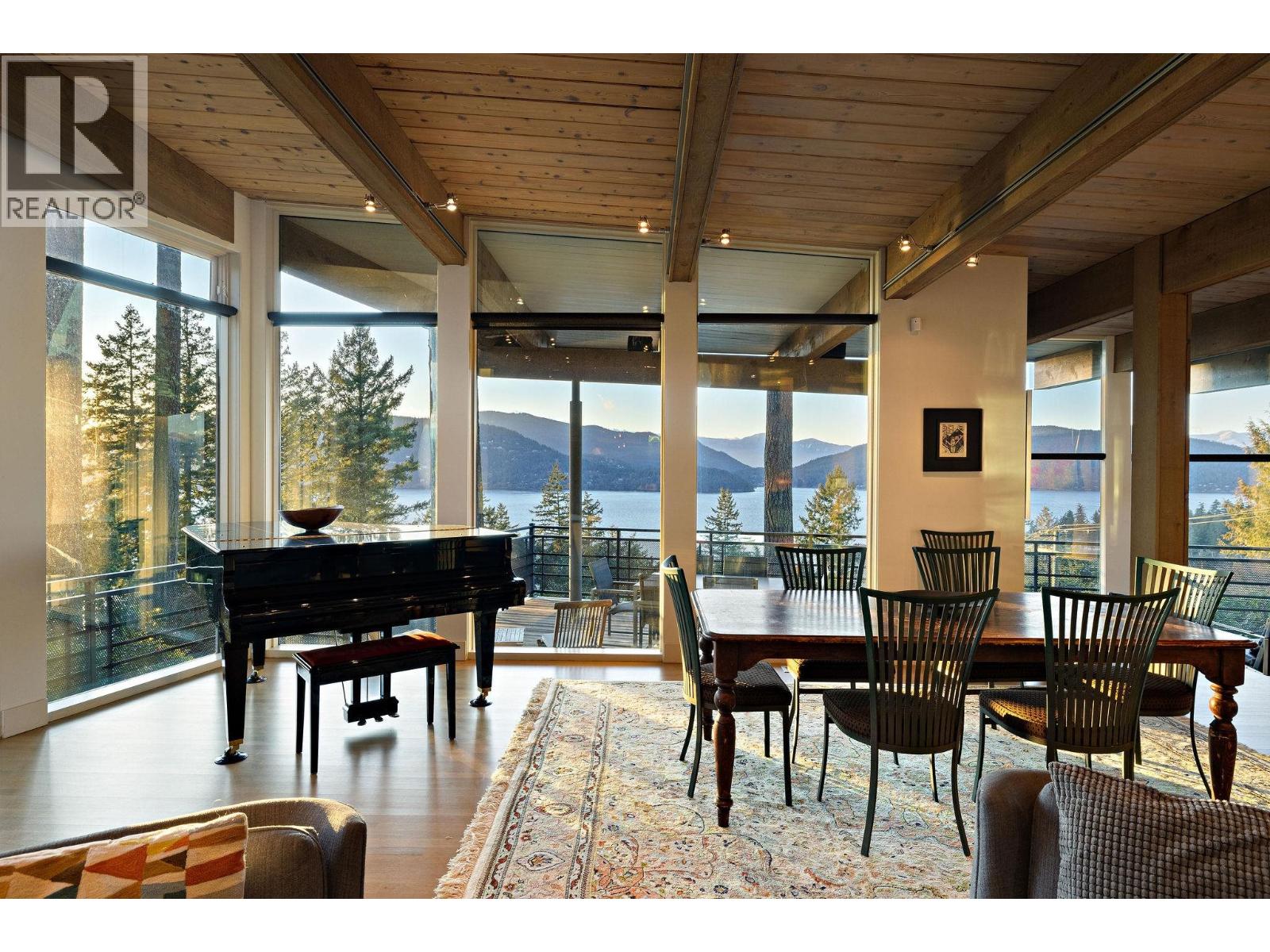 6235 OVERSTONE DRIVE, West Vancouver