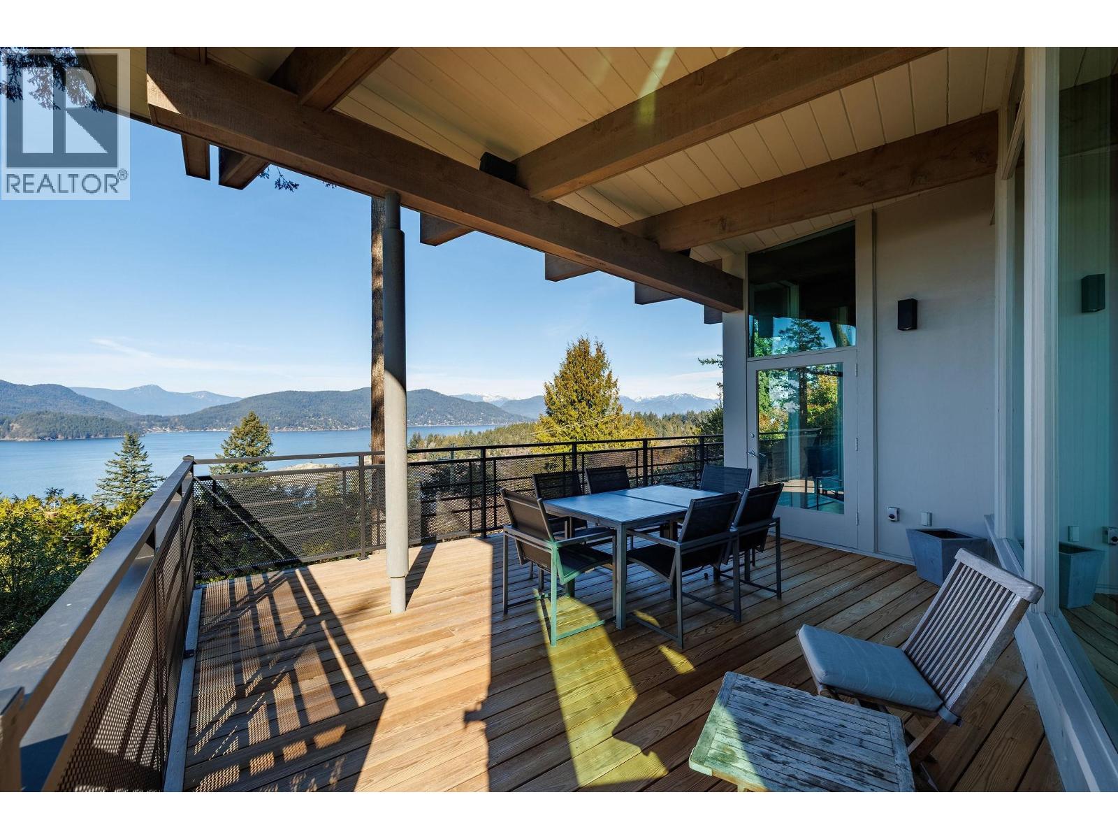 6235 OVERSTONE DRIVE, West Vancouver