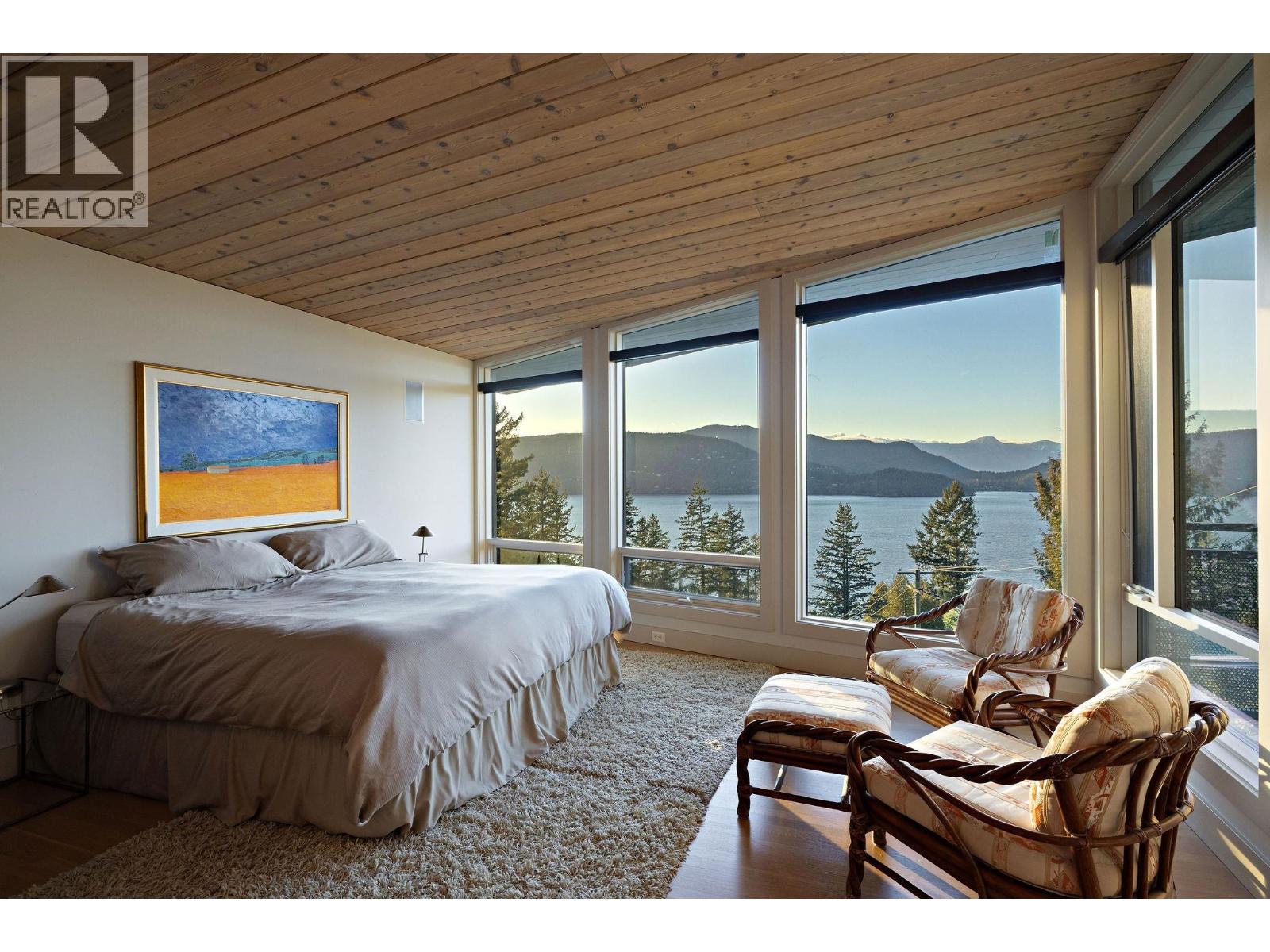 6235 OVERSTONE DRIVE, West Vancouver