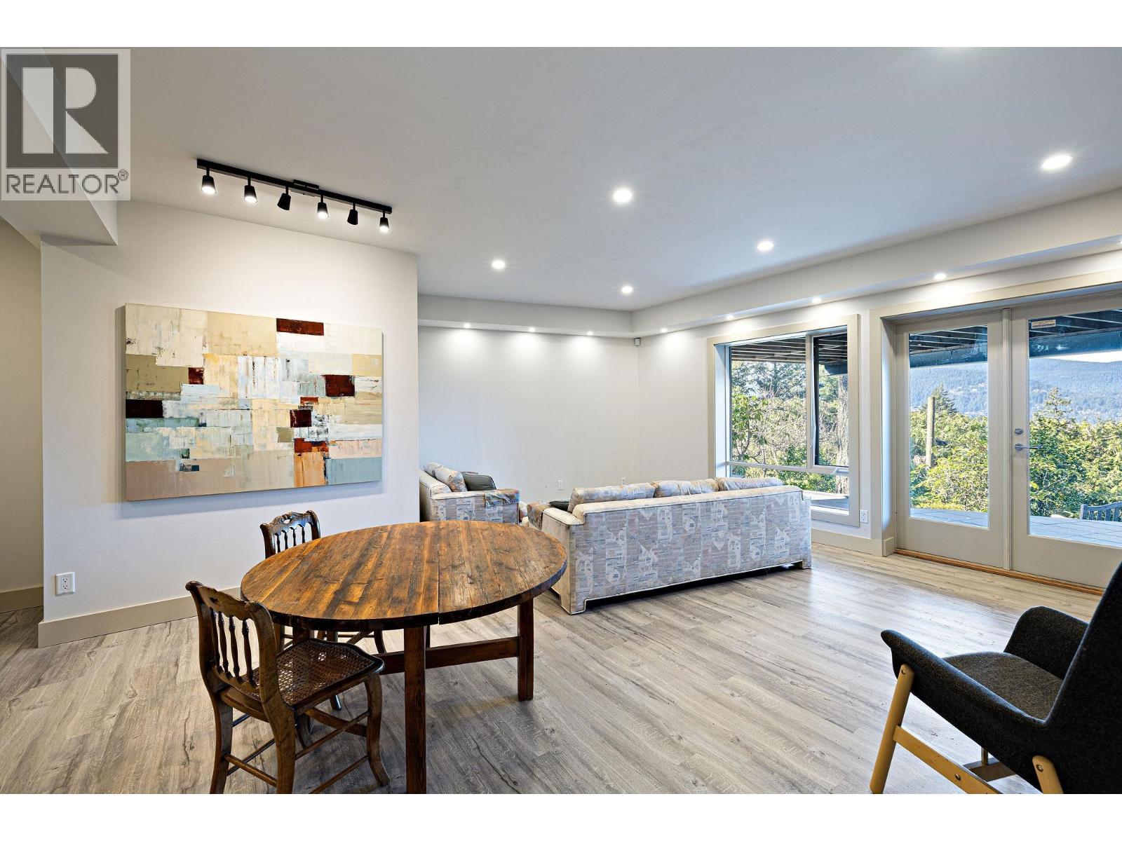 6235 OVERSTONE DRIVE, West Vancouver